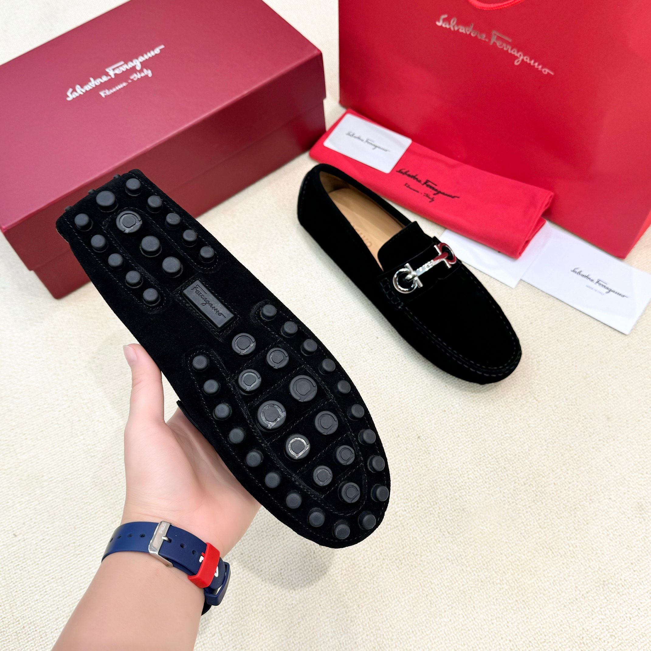 FerragamoSHOES