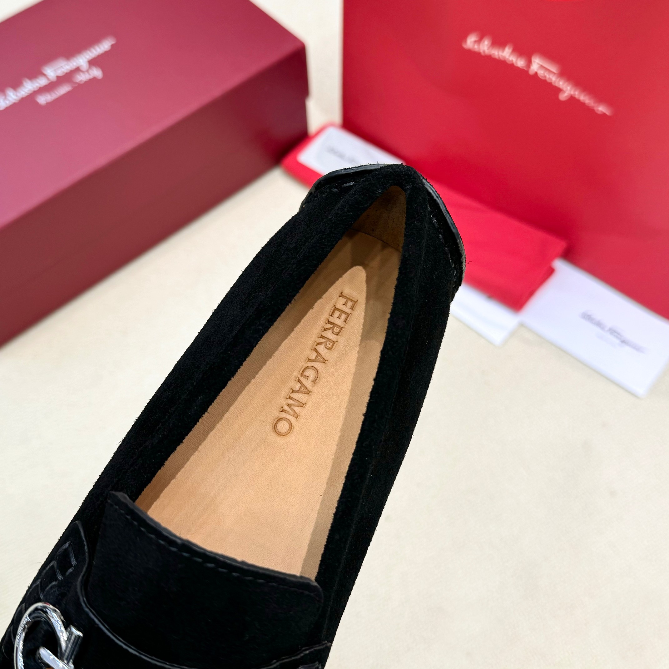 FerragamoSHOES