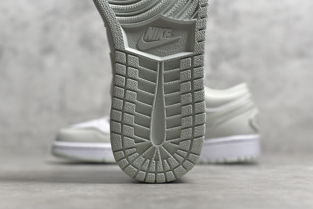 AirJordan1LowSHOES