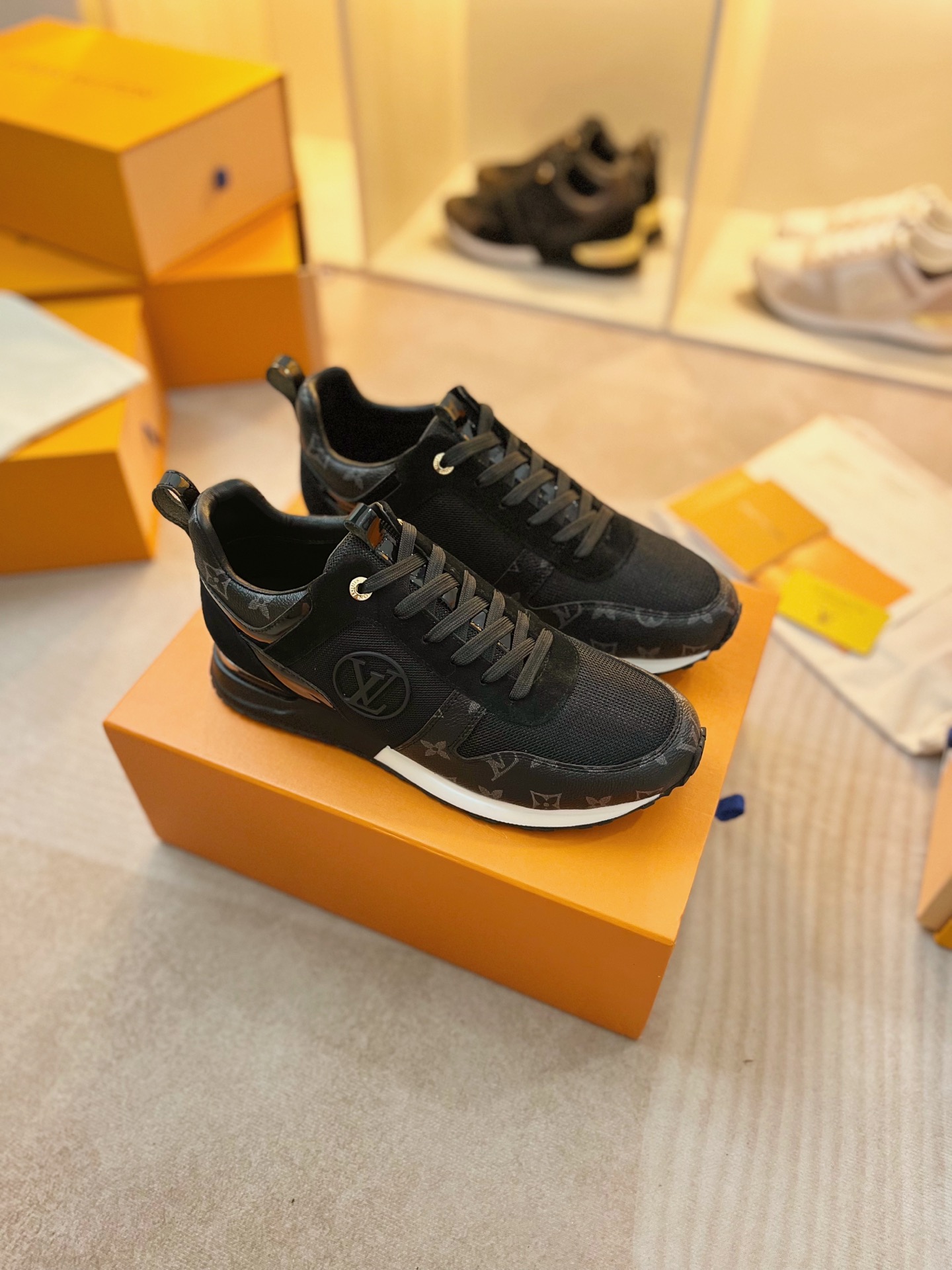 LVShoes