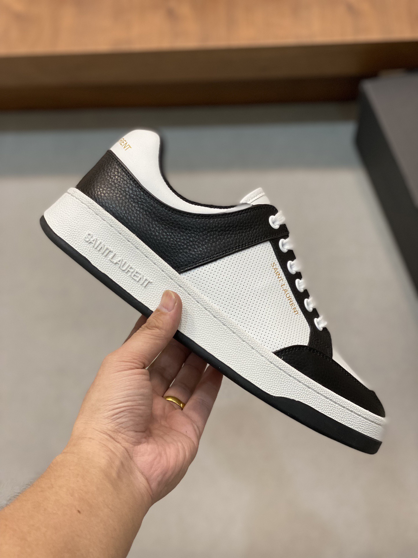 YSLSHOES