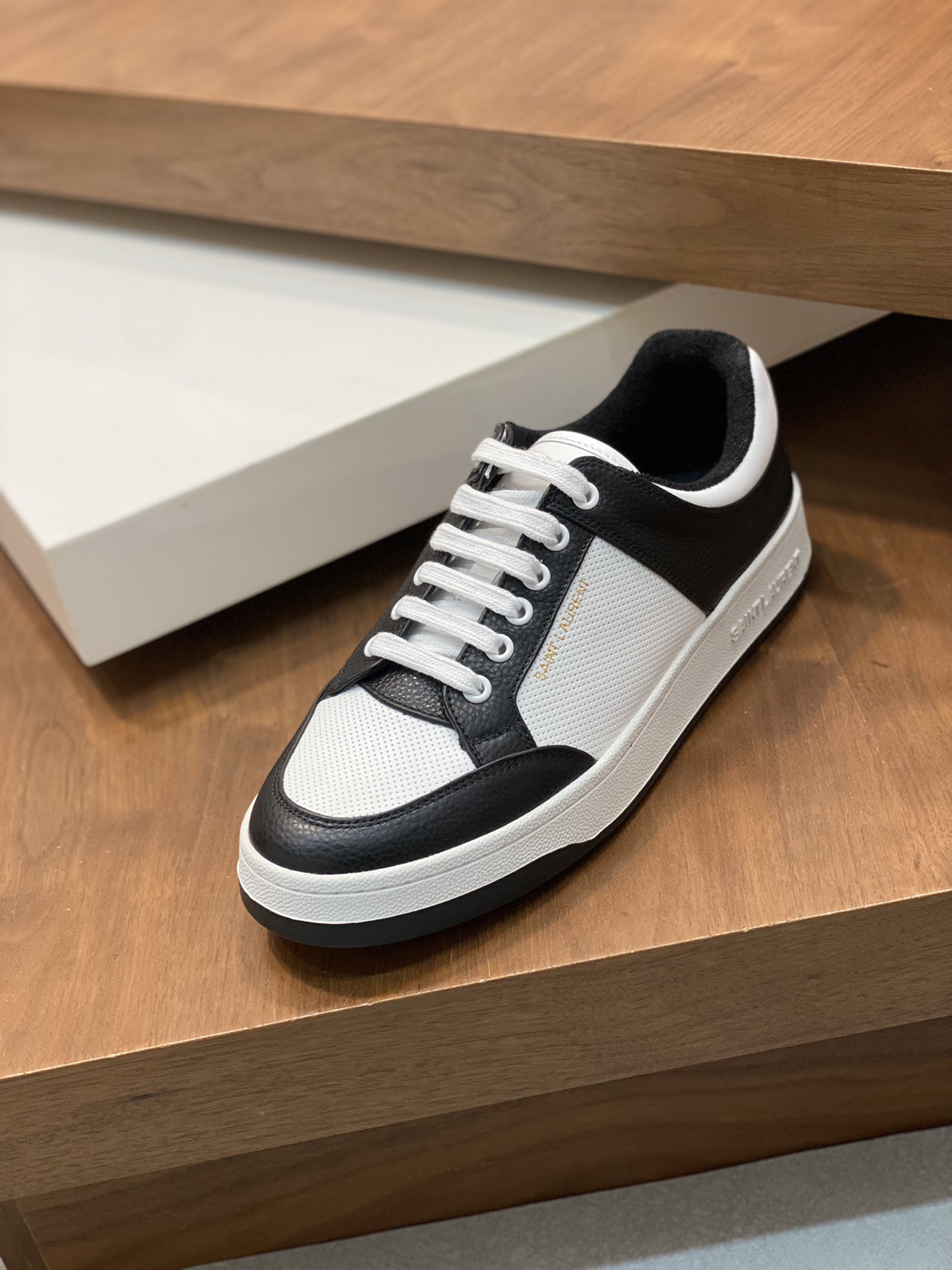 YSLSHOES