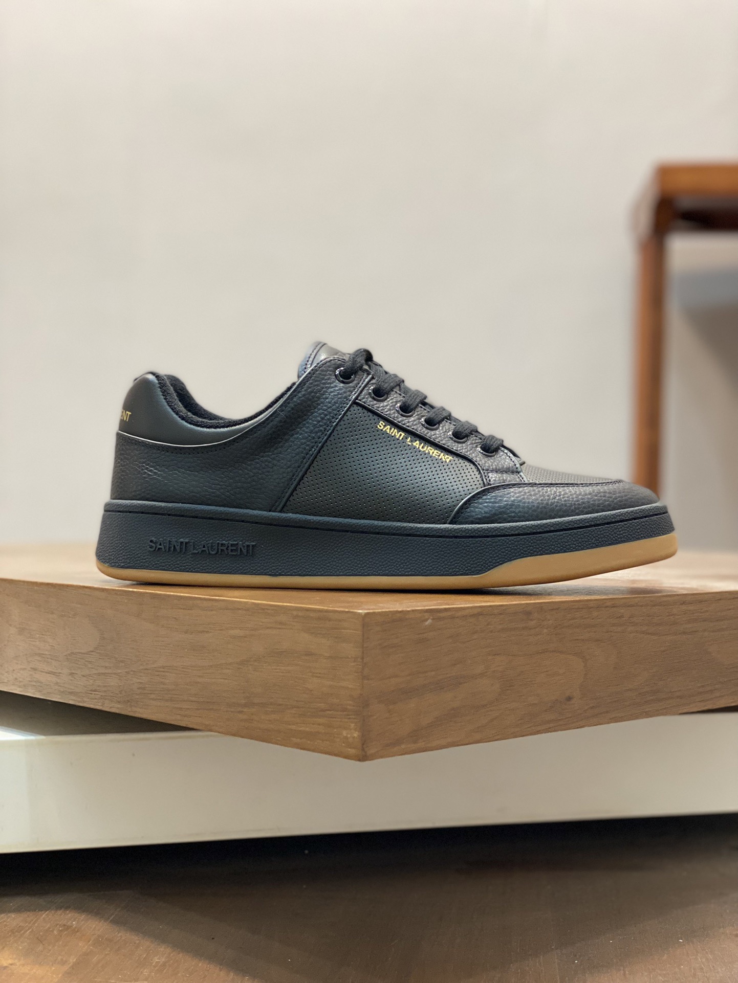 YSLSHOES