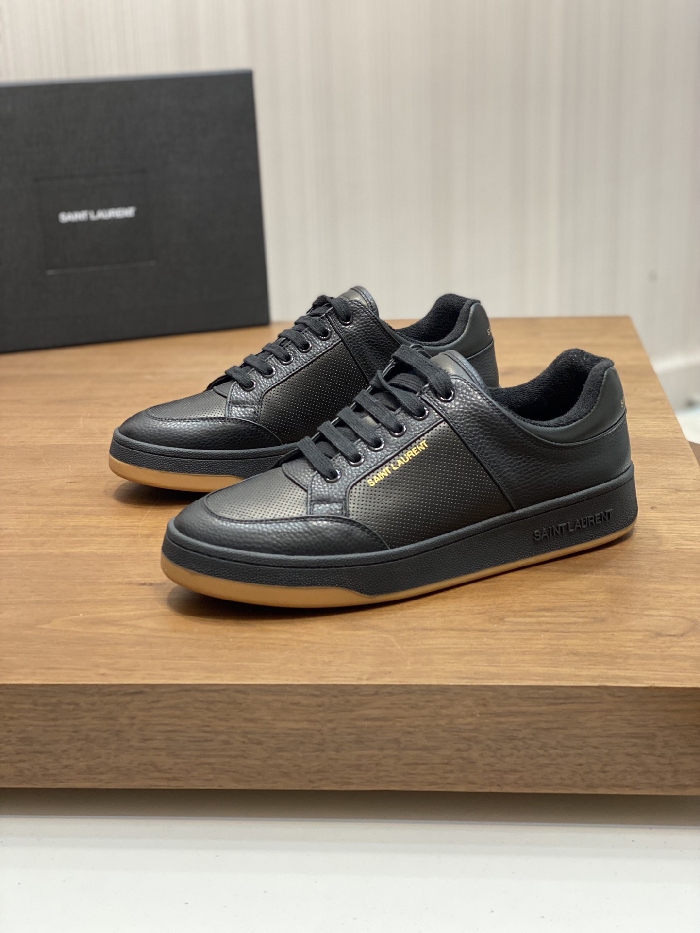 YSLSHOES