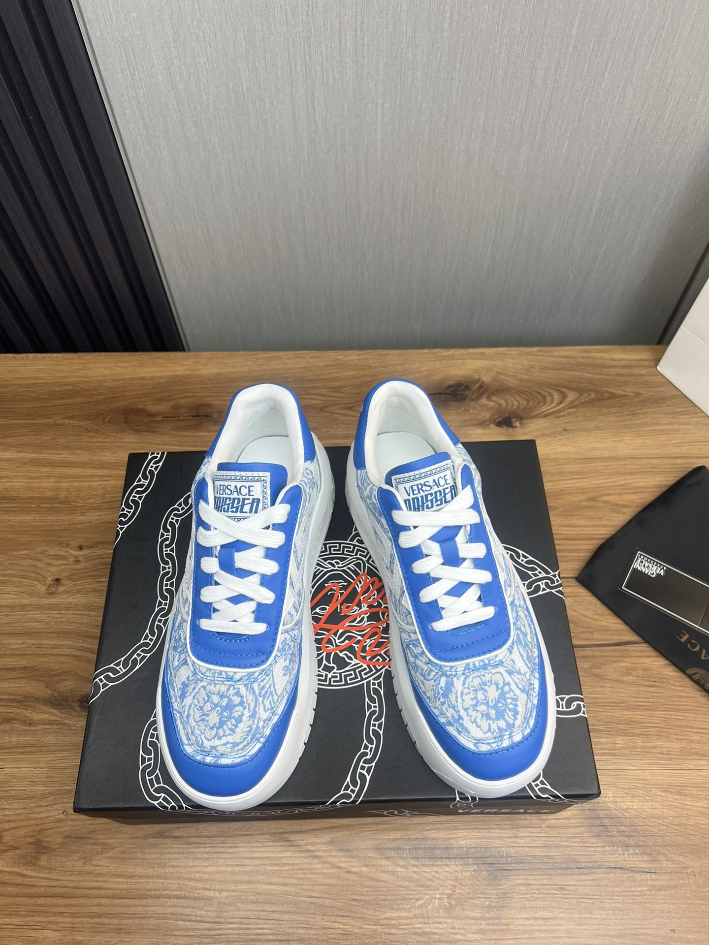 VersaceSHOES