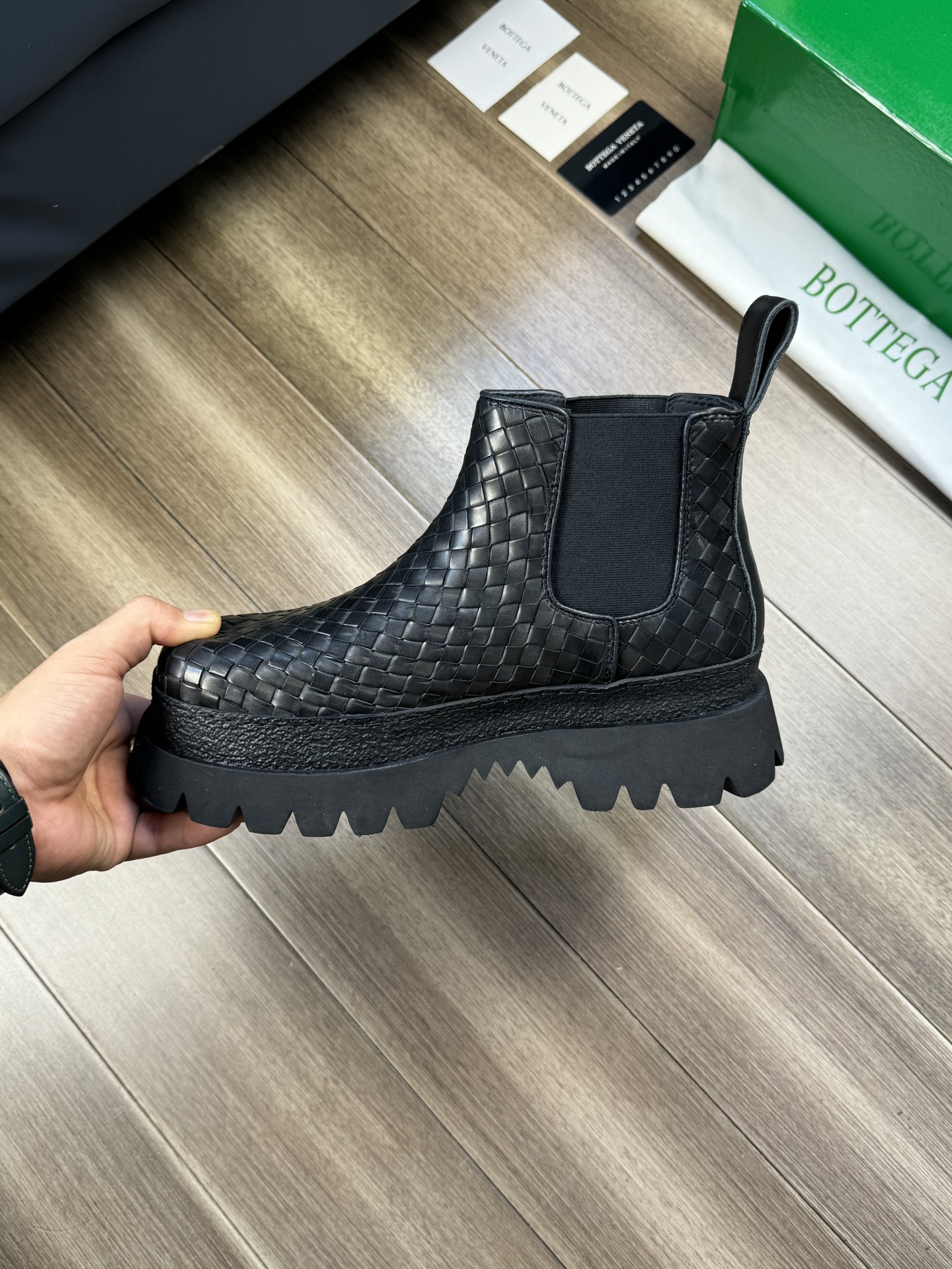 BVSHOES