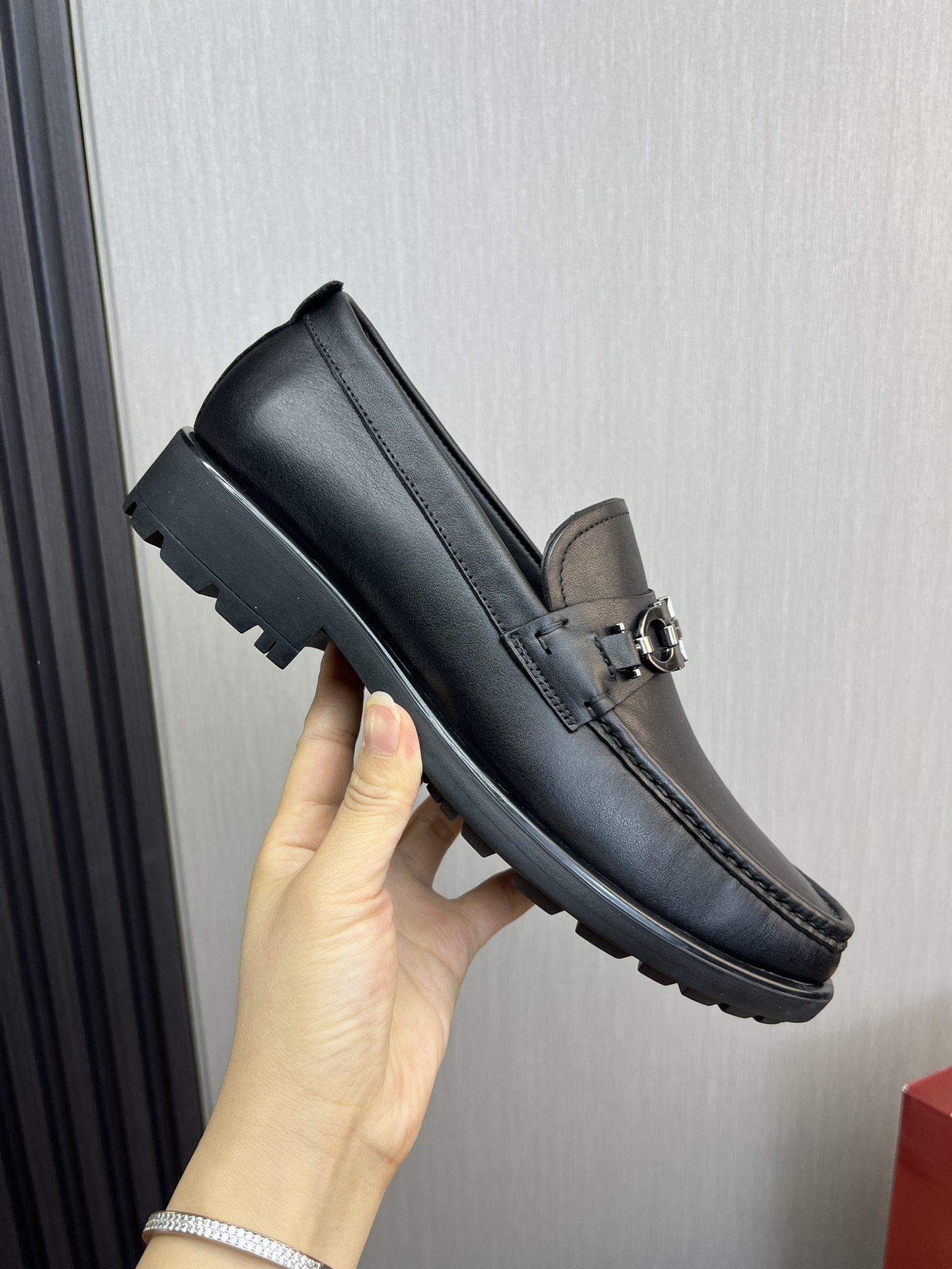 FerragamoSHOES