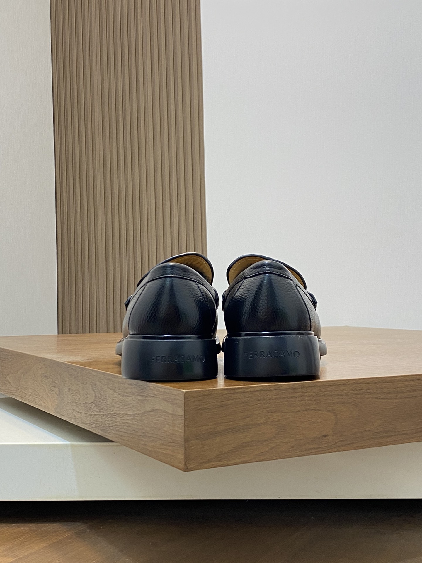 FerragamoSHOES