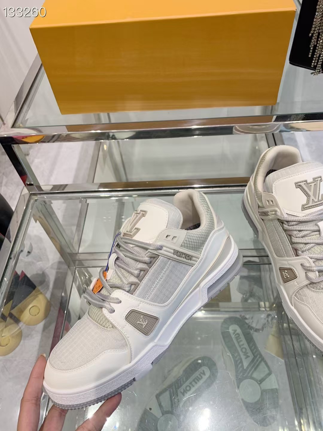 LVShoes