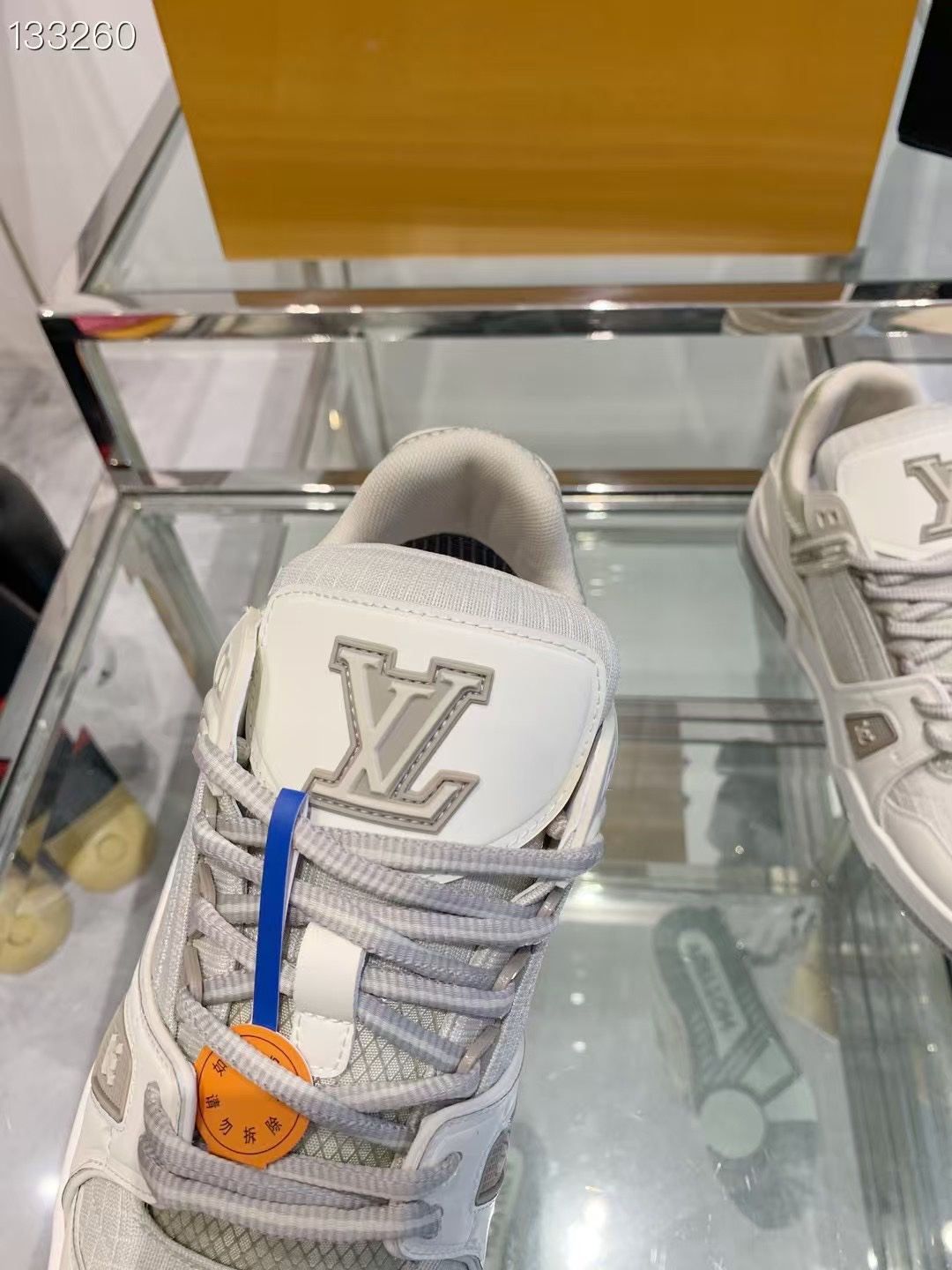 LVShoes
