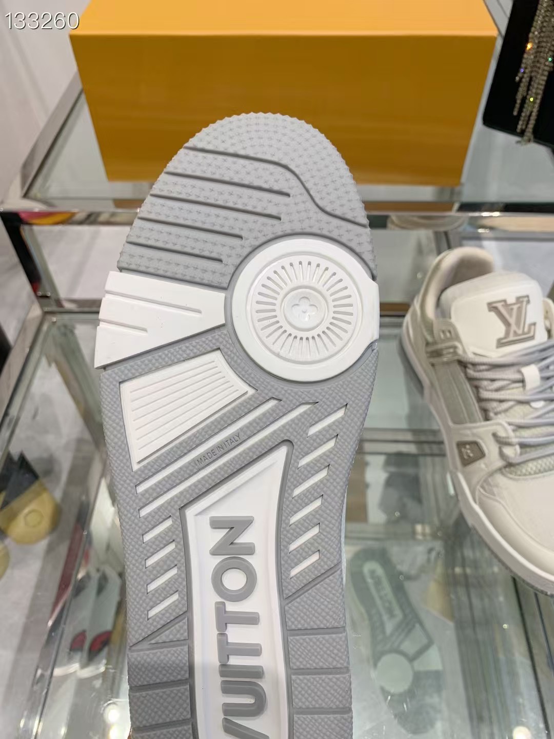 LVShoes