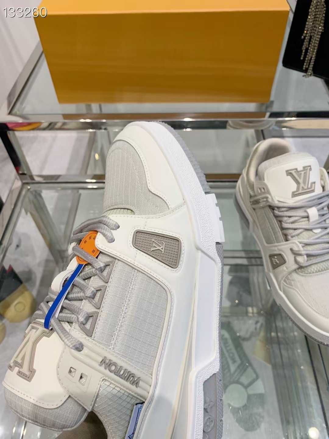 LVShoes