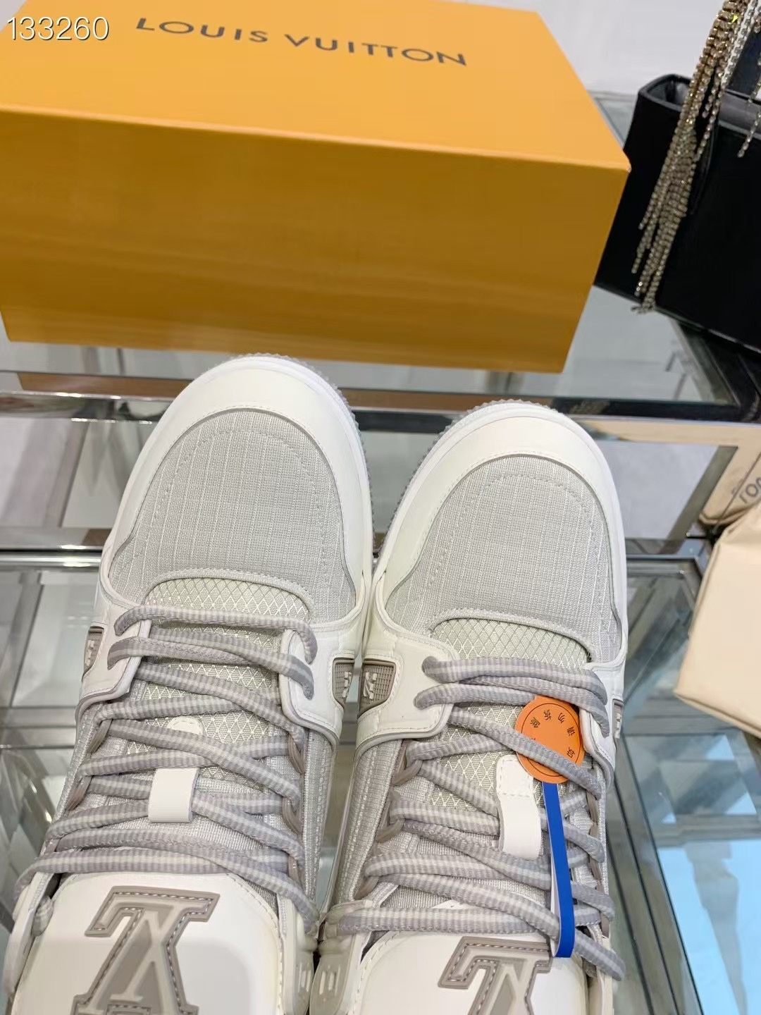 LVShoes