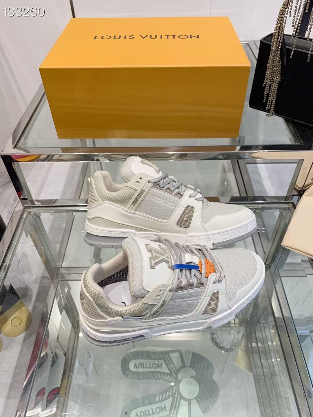 LVShoes