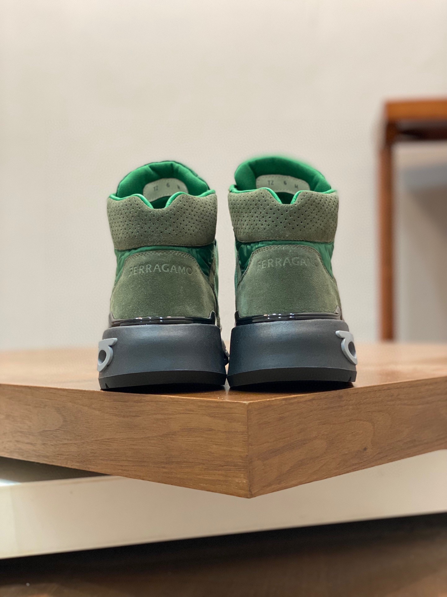 FerragamoSHOES