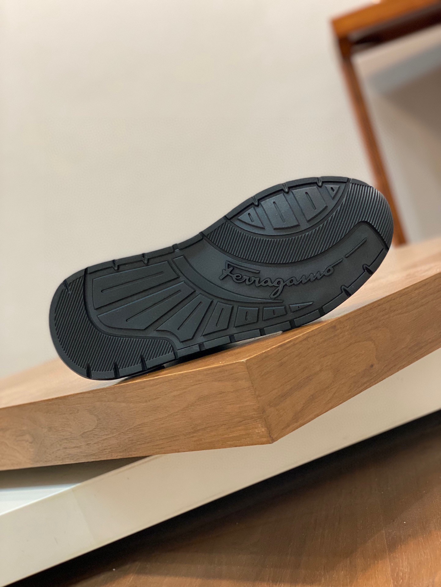 FerragamoSHOES