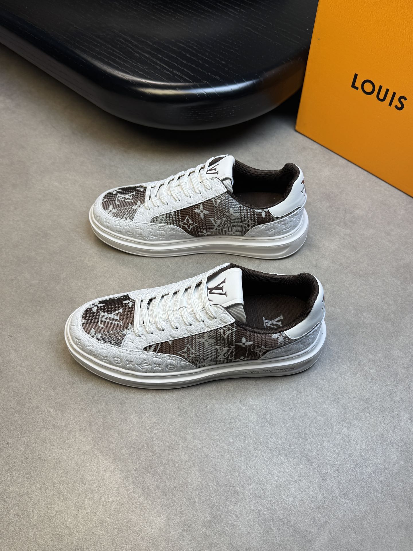 LVShoes