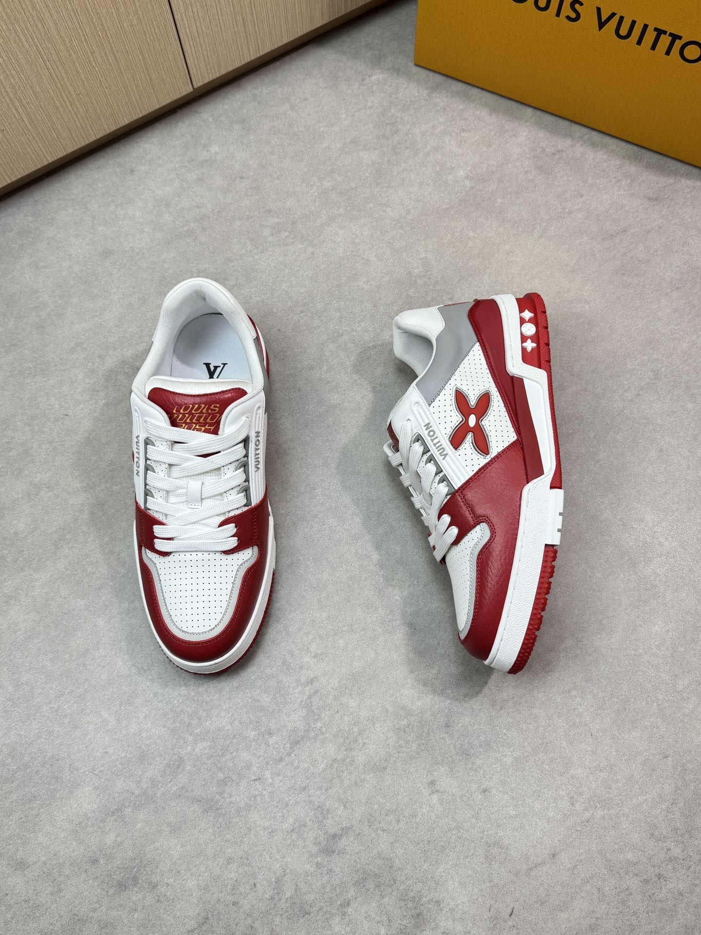 LVShoes