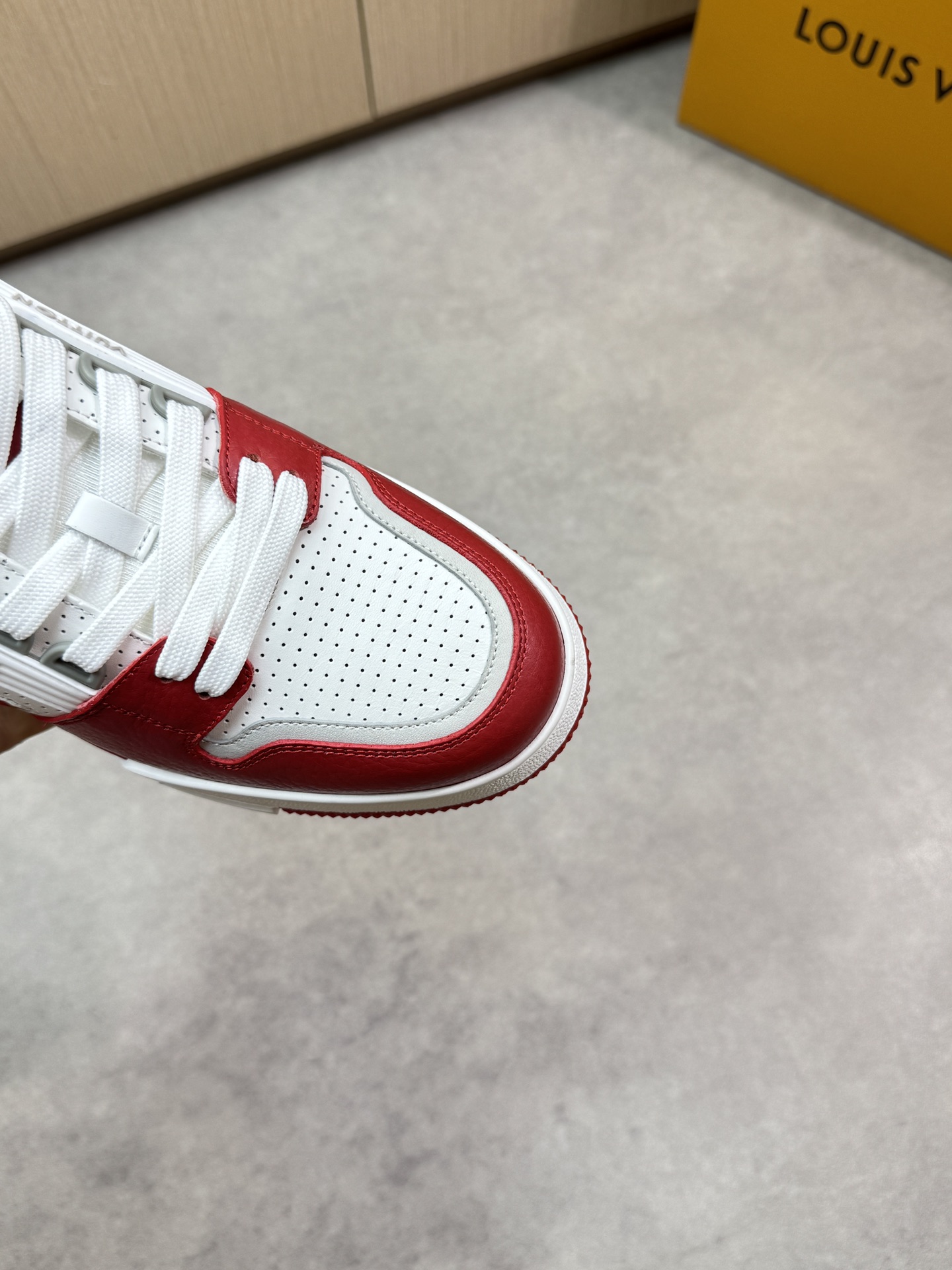 LVShoes