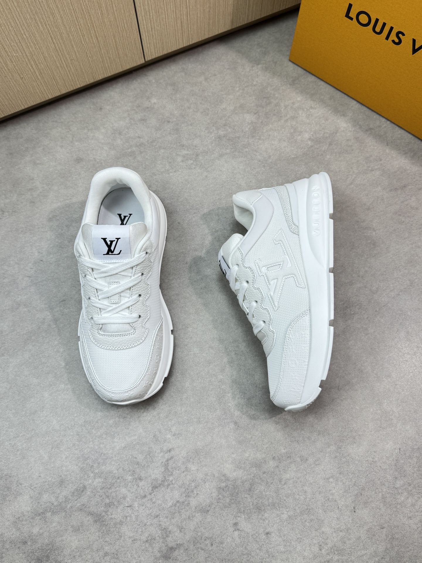 LVShoes