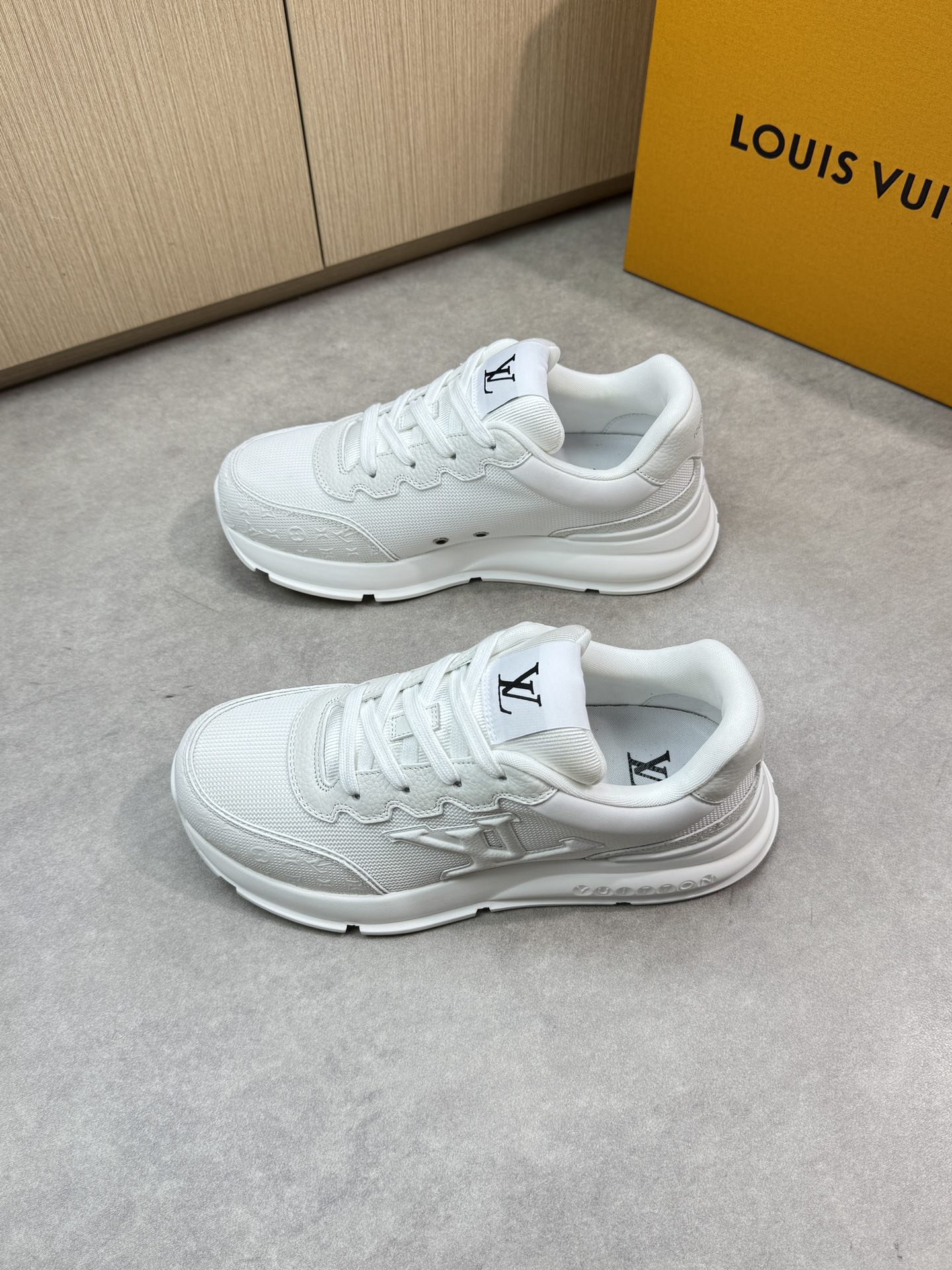 LVShoes