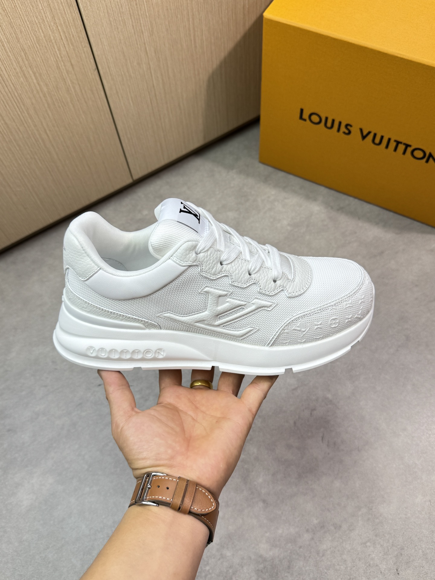 LVShoes