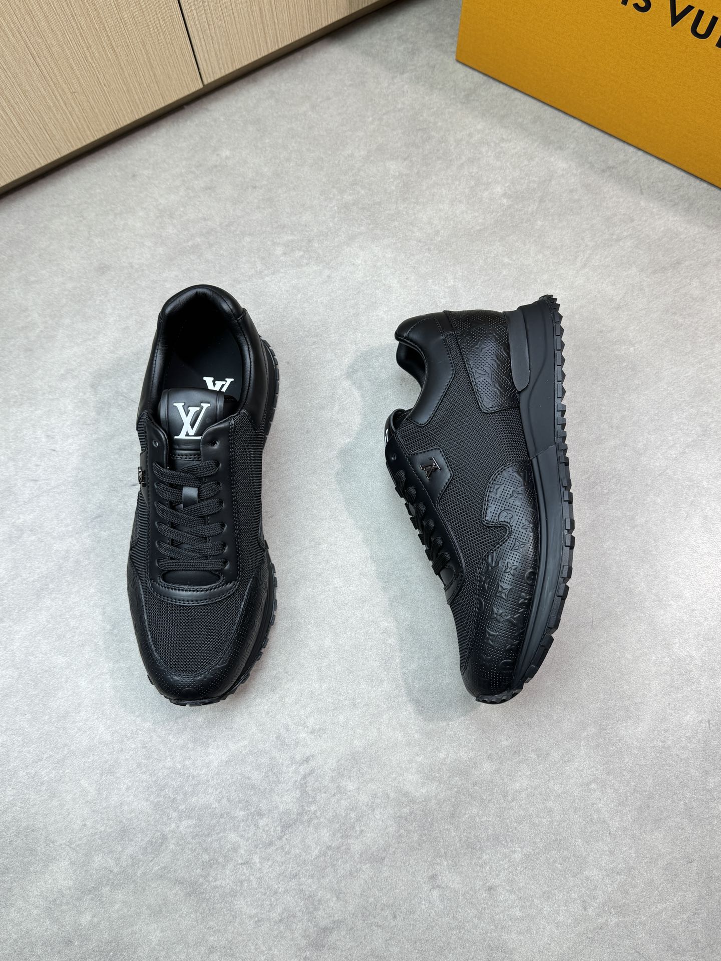 LVShoes