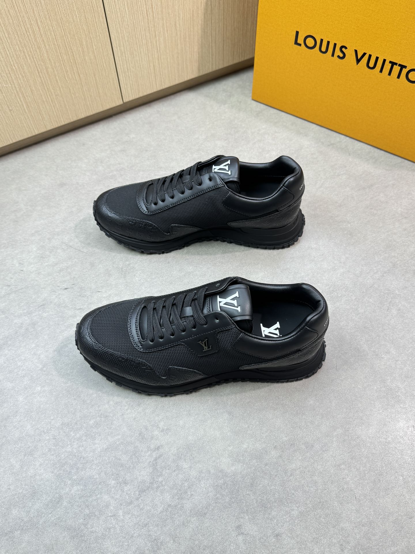 LVShoes