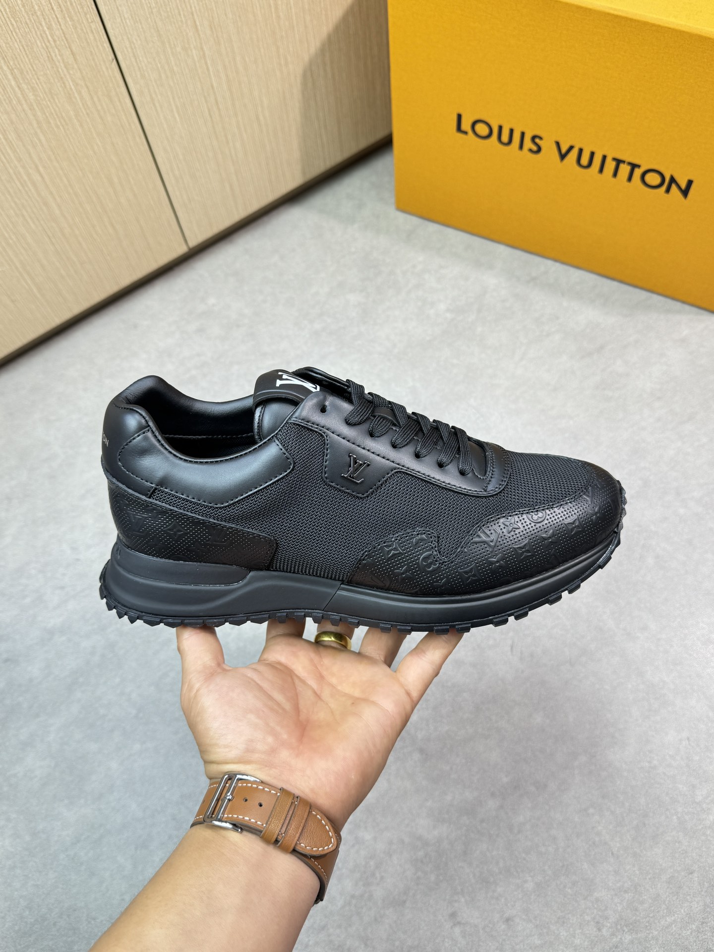 LVShoes