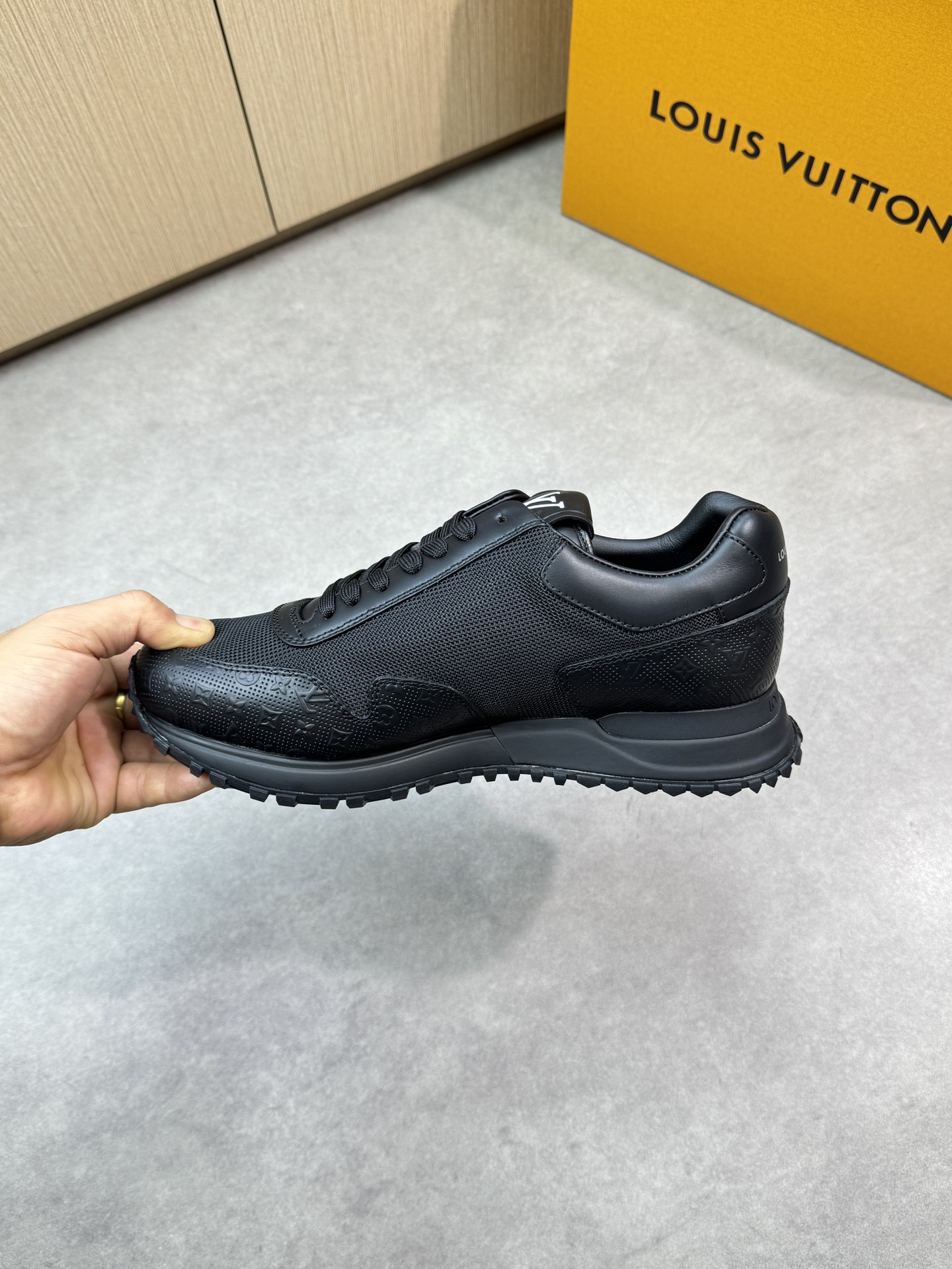 LVShoes