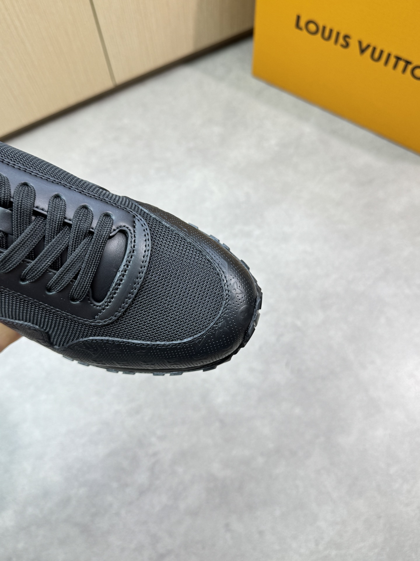 LVShoes